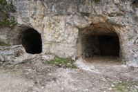 Ricoveri scavati nella roccia
