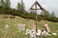 Vecchio cimitero abbandonato