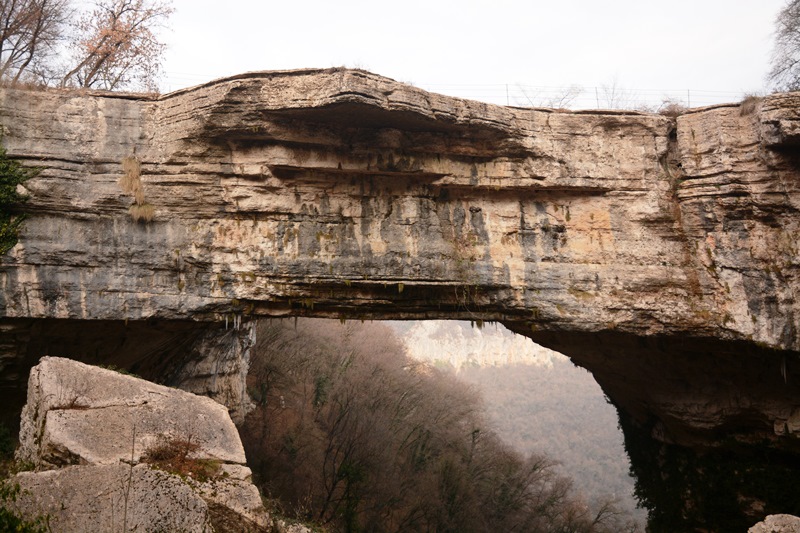 Sant'Anna d'Alfaedo- ponte di Veja